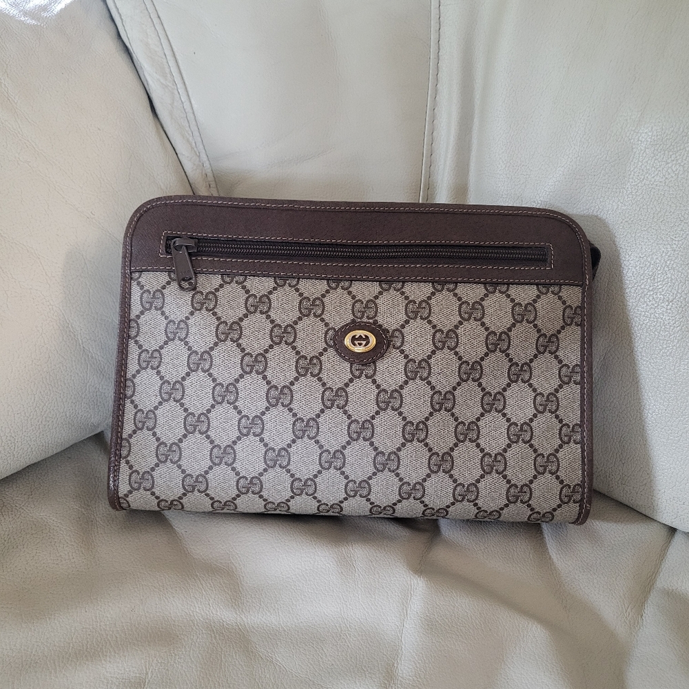 Vintage Gucci clutch